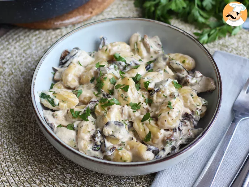 Gnocchi with mushrooms, a tasty and easy meal, photo 1