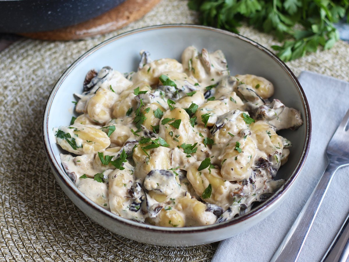 Gnocchi with mushrooms, a tasty and easy meal