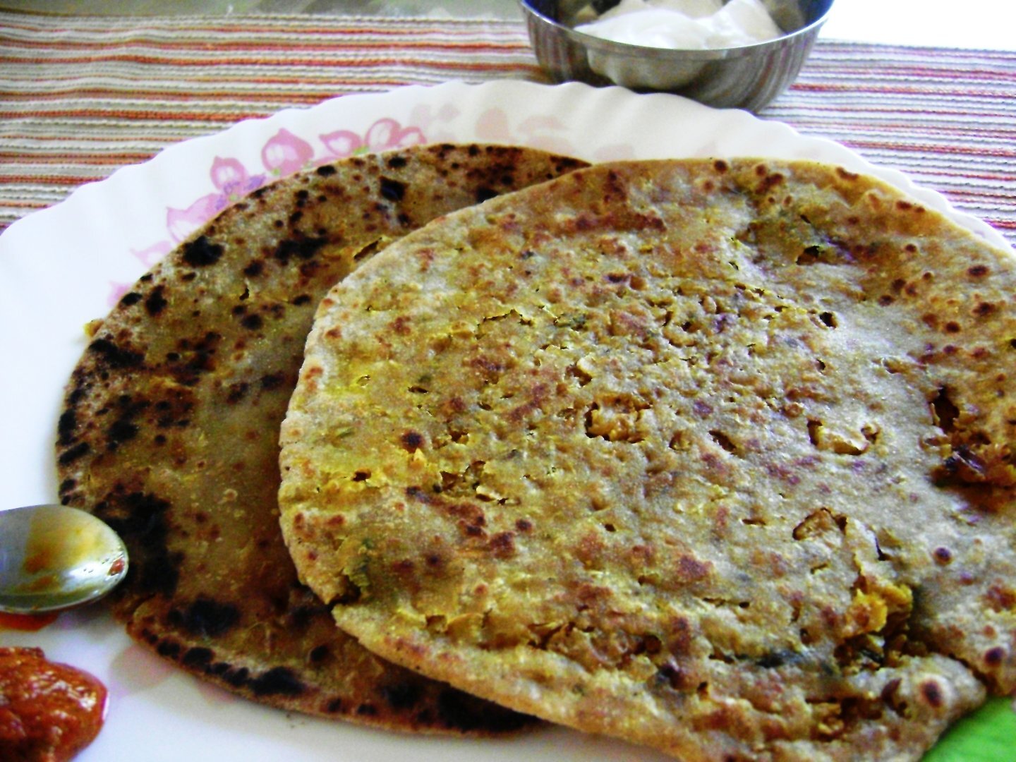 Gobi paratha (indian bread with spicy cauliflower filling) Recipe