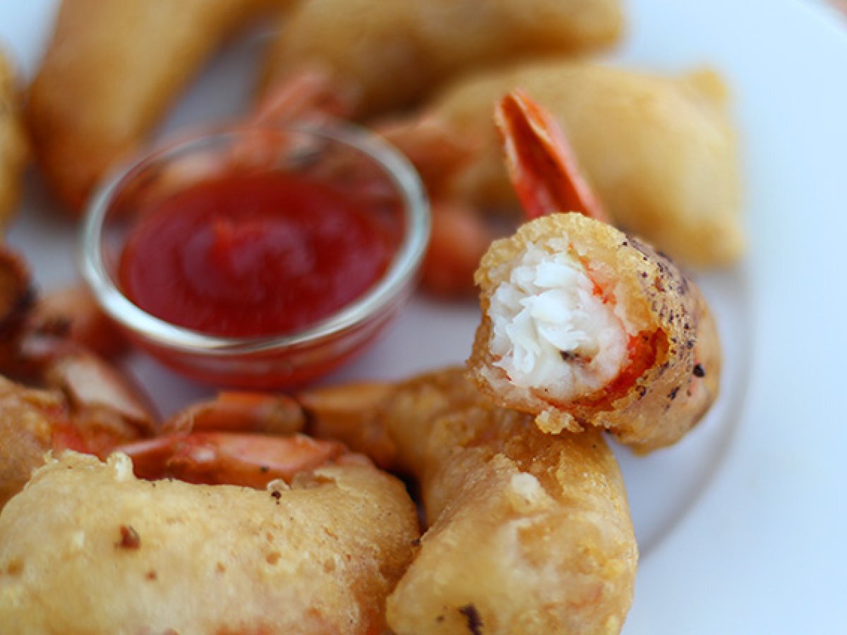 Golden fried prawns - video recipe! - Recipe Petitchef