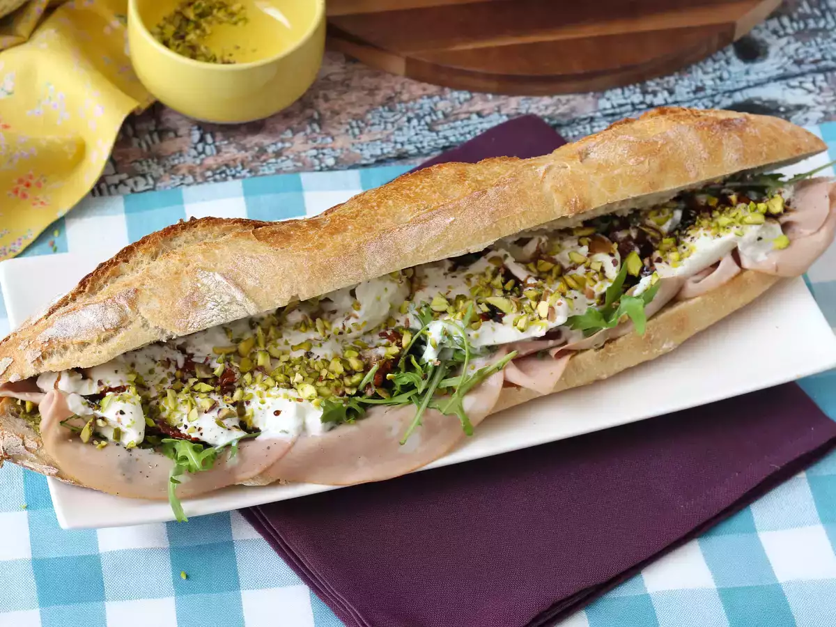 Gourmet Italian mortadella and burrata sandwich - photo 6