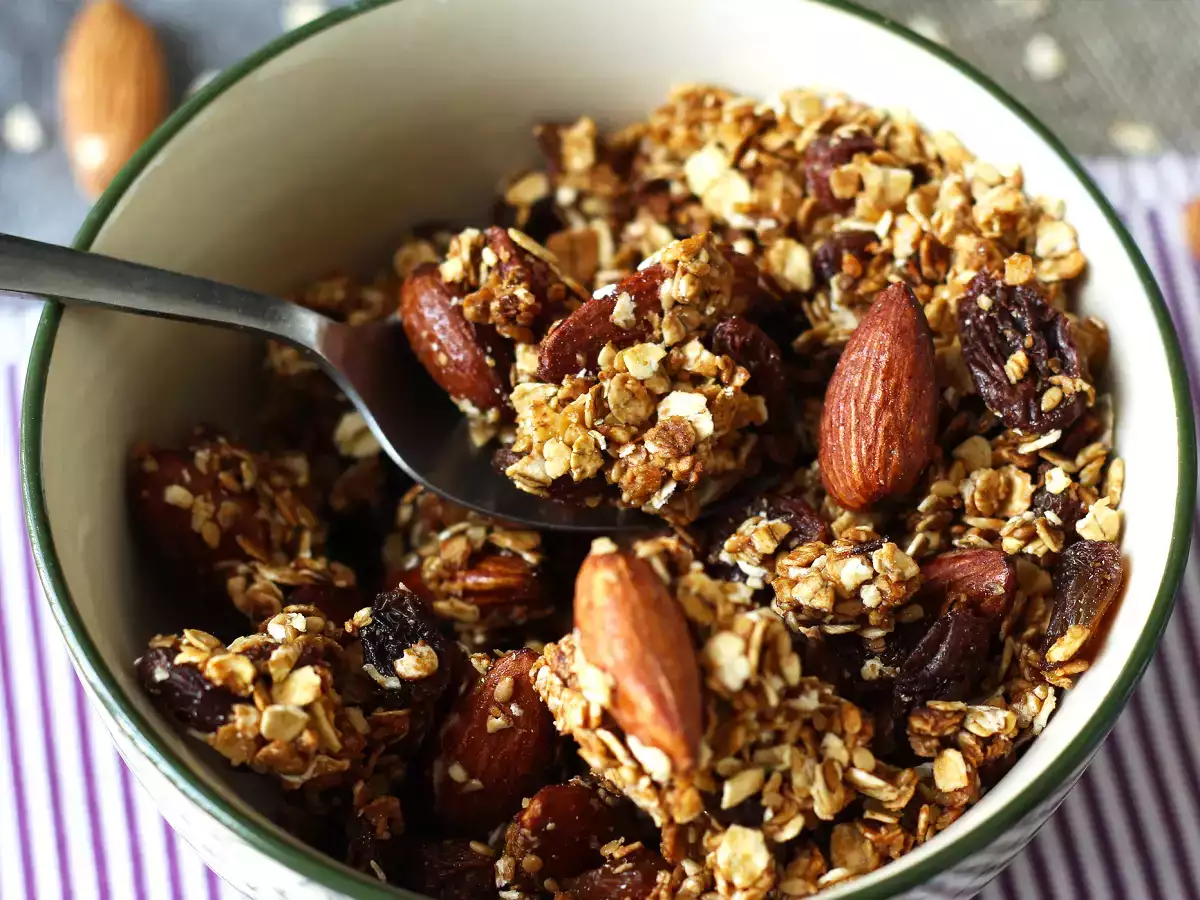 Granola express with airfryer, to crisp up your breakfast
