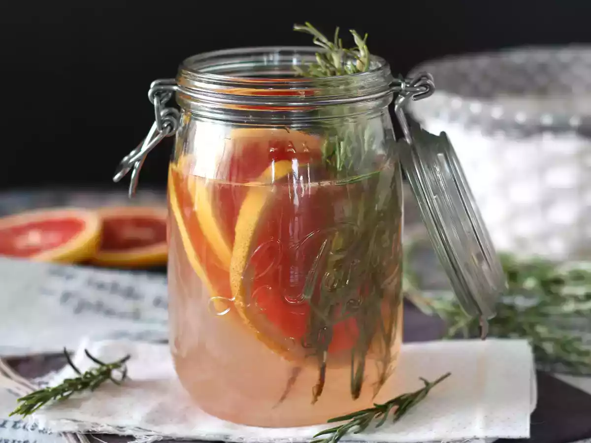 Grapefruit and rosemary flavored water: the detox drink without added sugar - photo 4