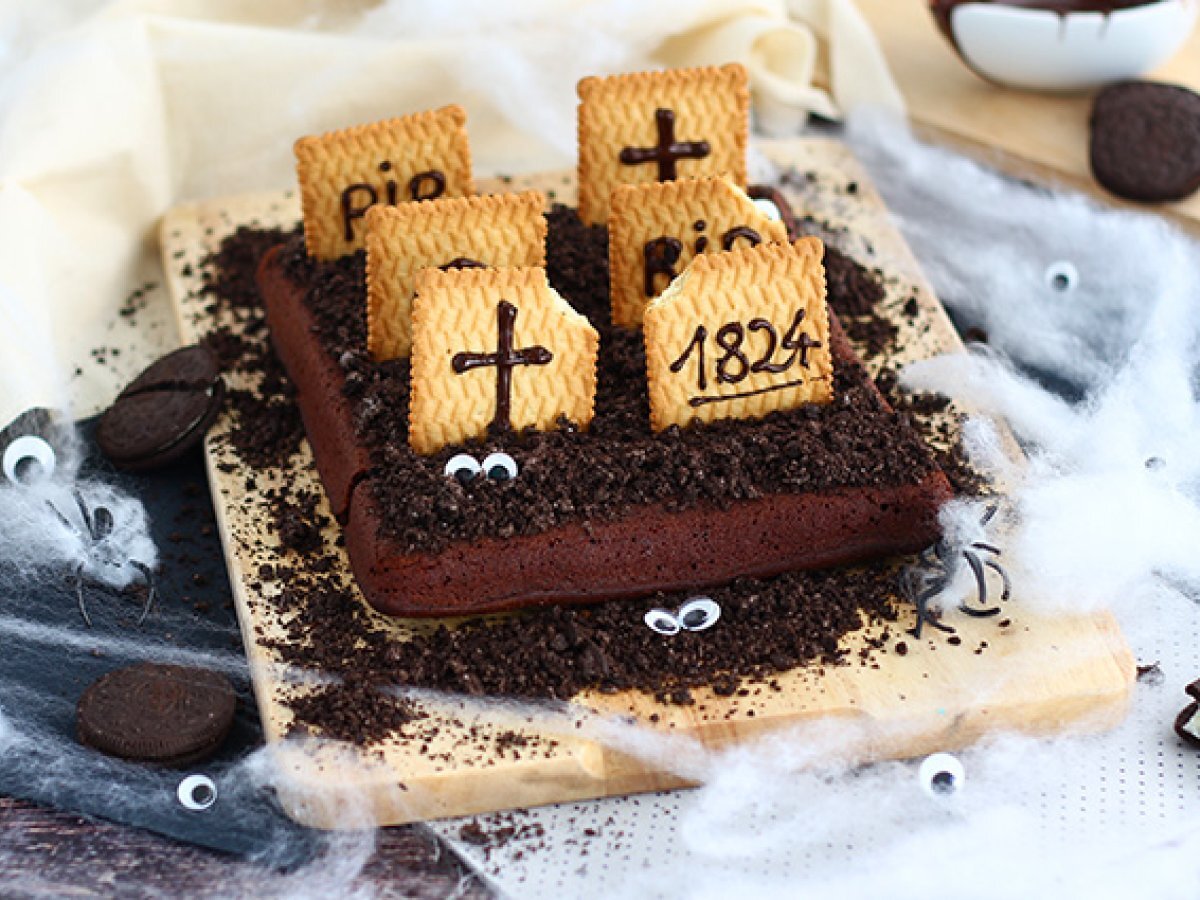 Graveyard brownies for Halloween