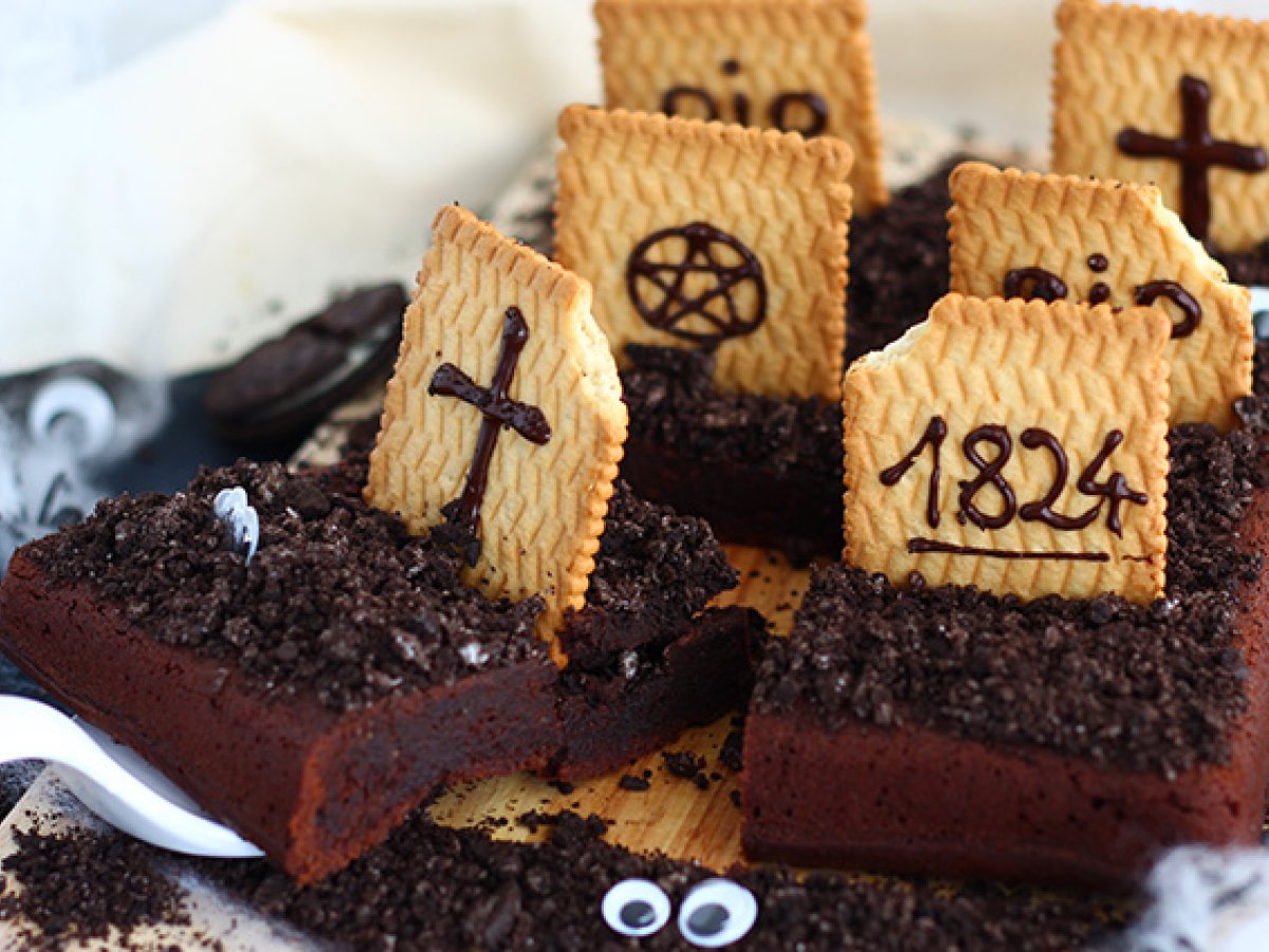 Graveyard brownies for Halloween - photo 4