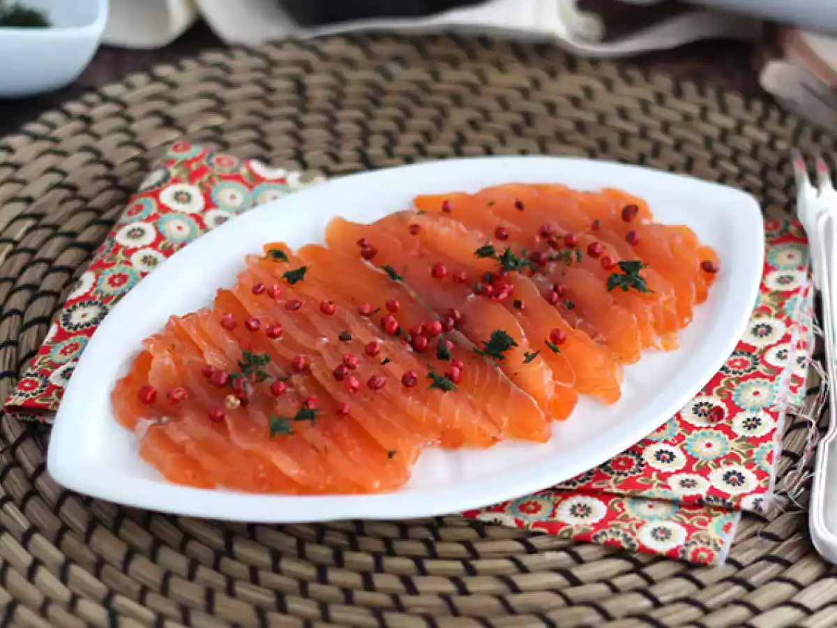 Gravlax, the swedish-style marinated salmon