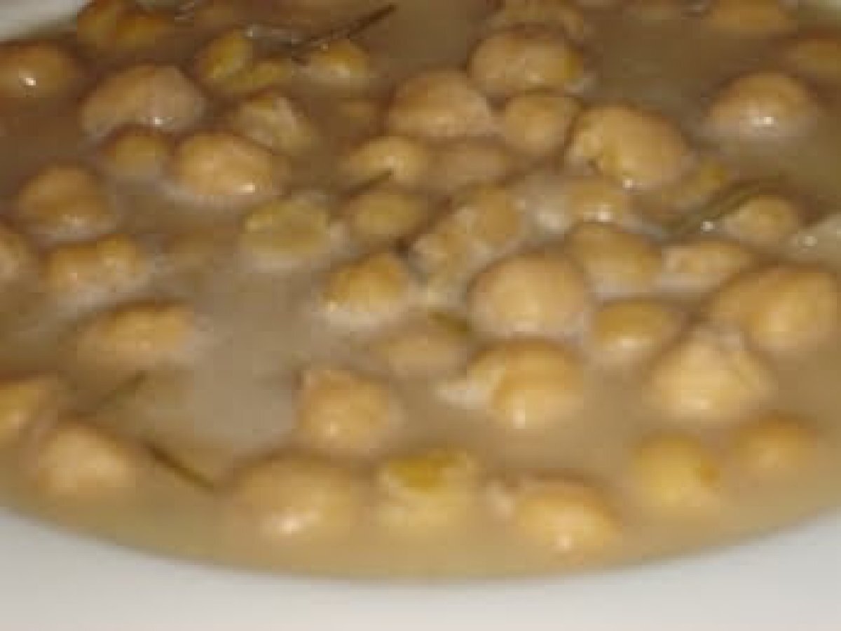 Greek Chickpea Soup (Revithia) - photo 2