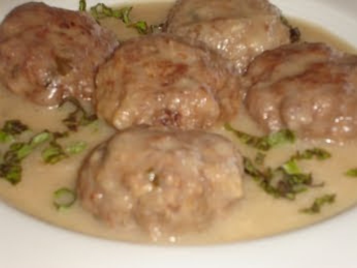 Greek Meatballs In Avgolemono Sauce (Keftedes me Avgolemono) - photo 2