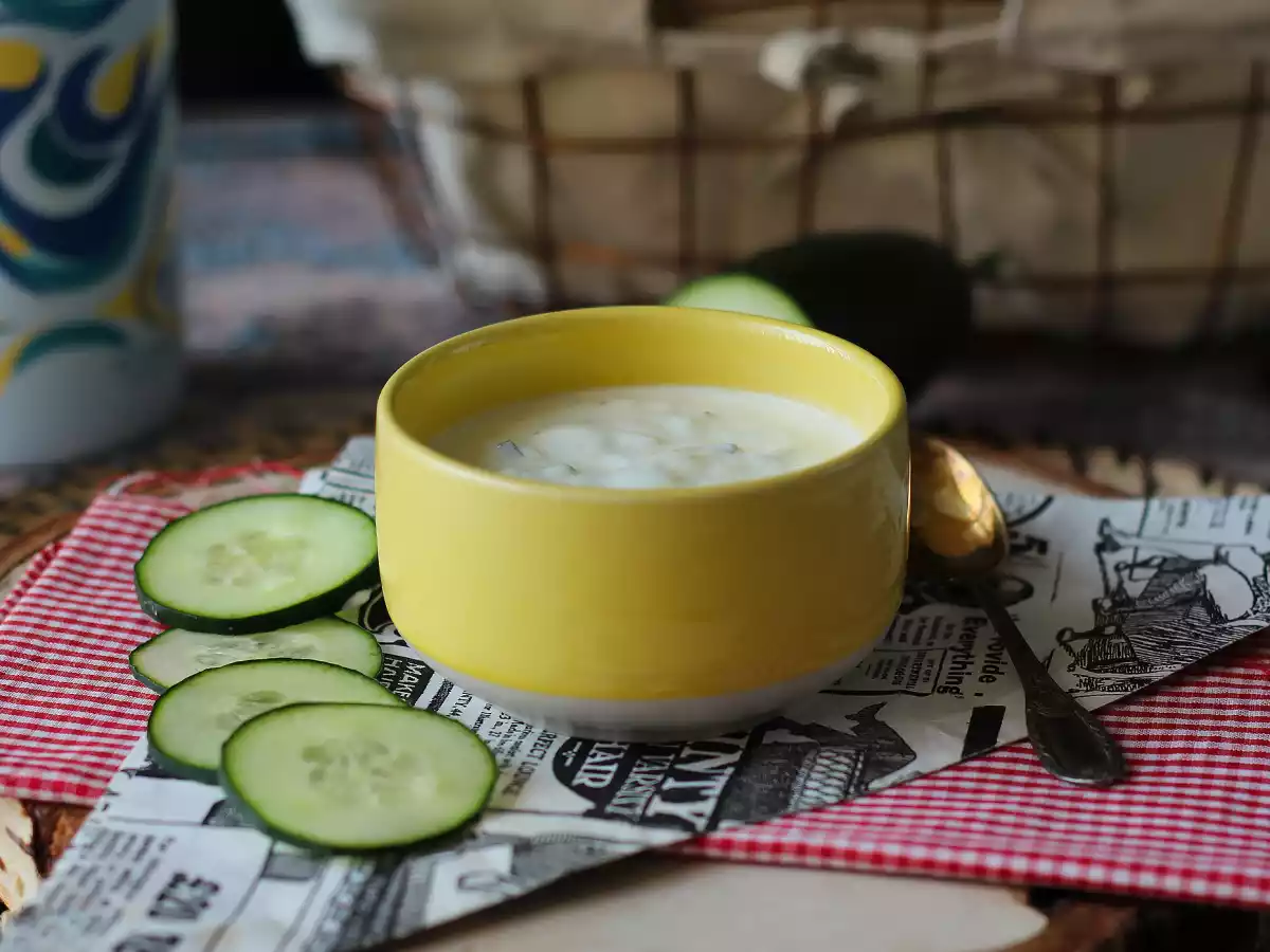 Greek yogurt, cucumber and onion sauce - photo 4