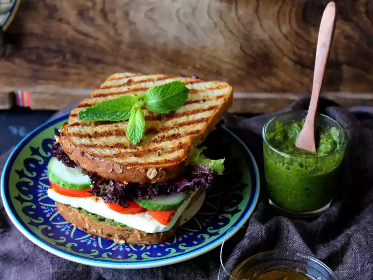 GREEN CHUTNEY PANEER SANDWICH