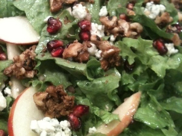 Green Lettuce with Apples, Candied Walnuts and Pomegranate Seeds