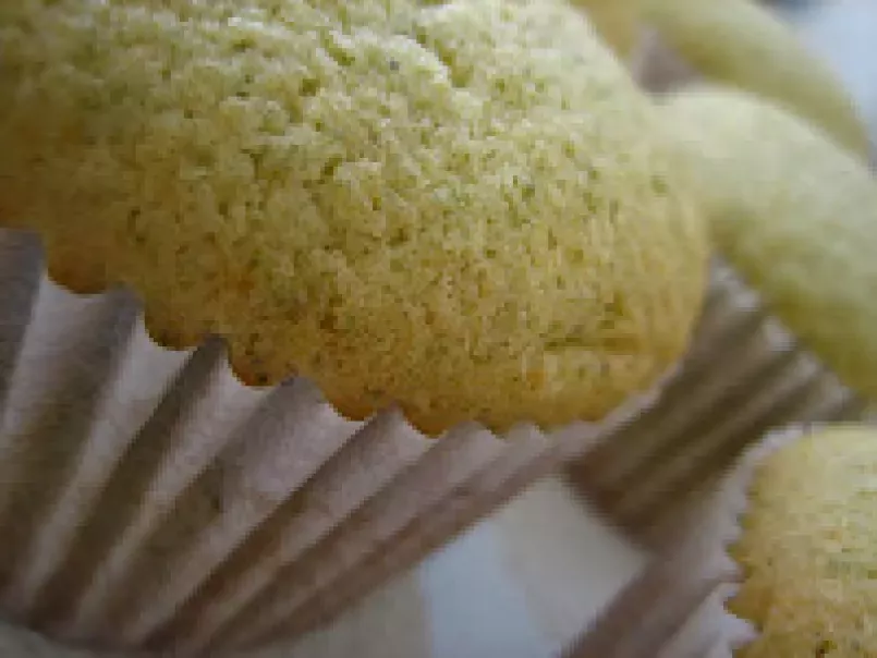 Green Mung Bean Cupcakes with Palm Sugar Buttercream Frosting - photo 5
