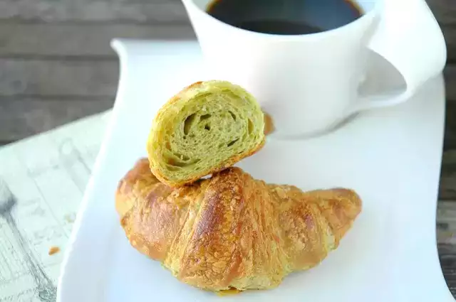 Green tea croissants recipe