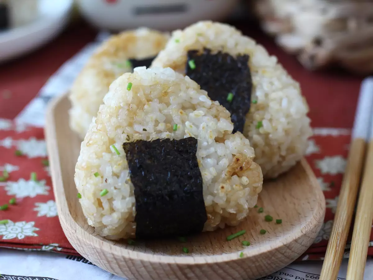 Grilled onigiri filled with gooey cheese: you'll devour them! - photo 3