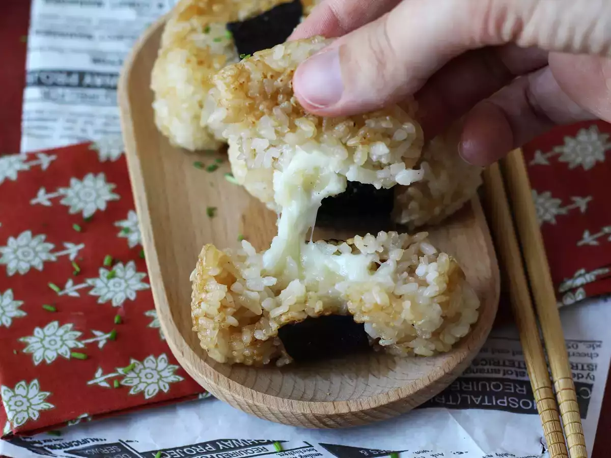 Grilled onigiri topped with melted cheese: you'll devour them! - photo 2