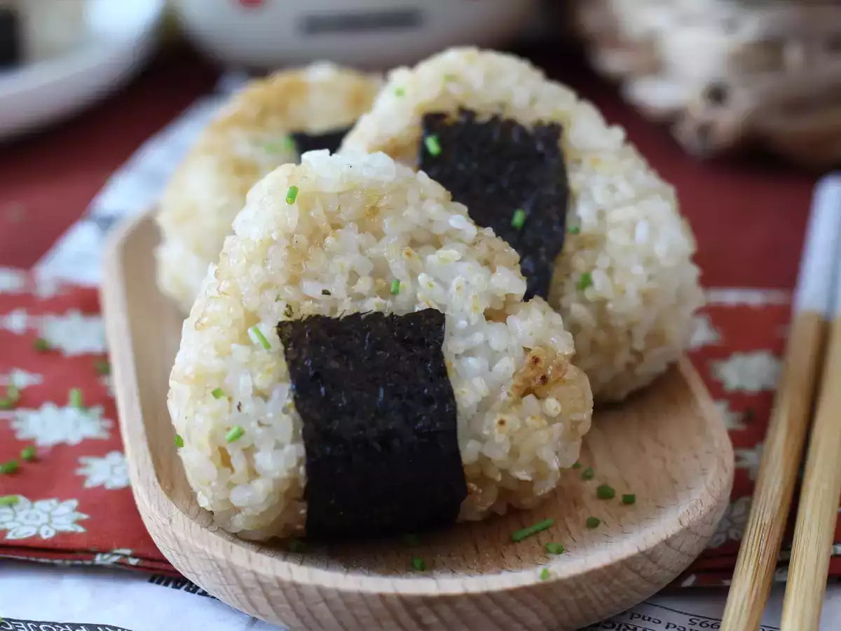 Grilled onigiri topped with melted cheese: you'll devour them! - photo 3