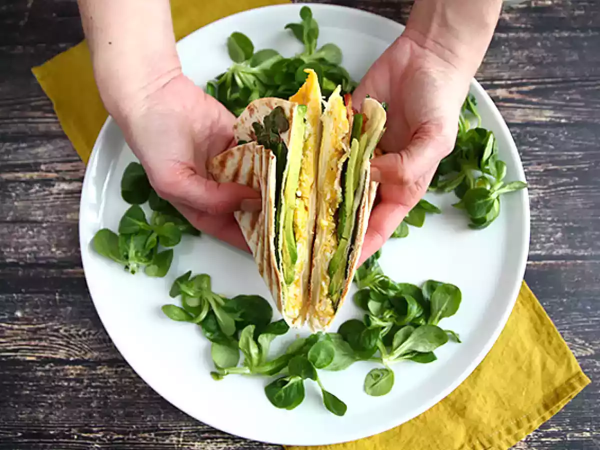 Grilled tortilla wrap brunch style - tortilla wrap hack - photo 4