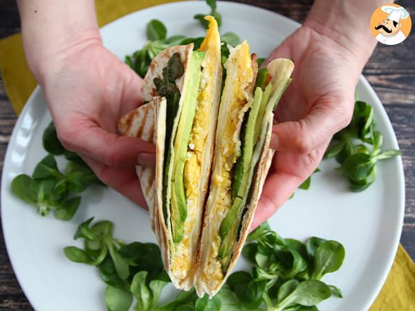 Grilled tortilla wrap brunch style - tortilla wrap hack