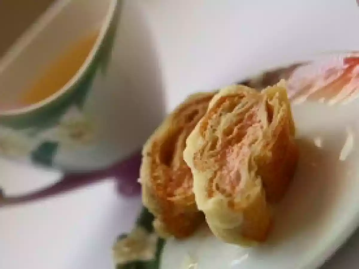 Guava cream éclairs topped with vanilla-bean white chocolate - photo 2