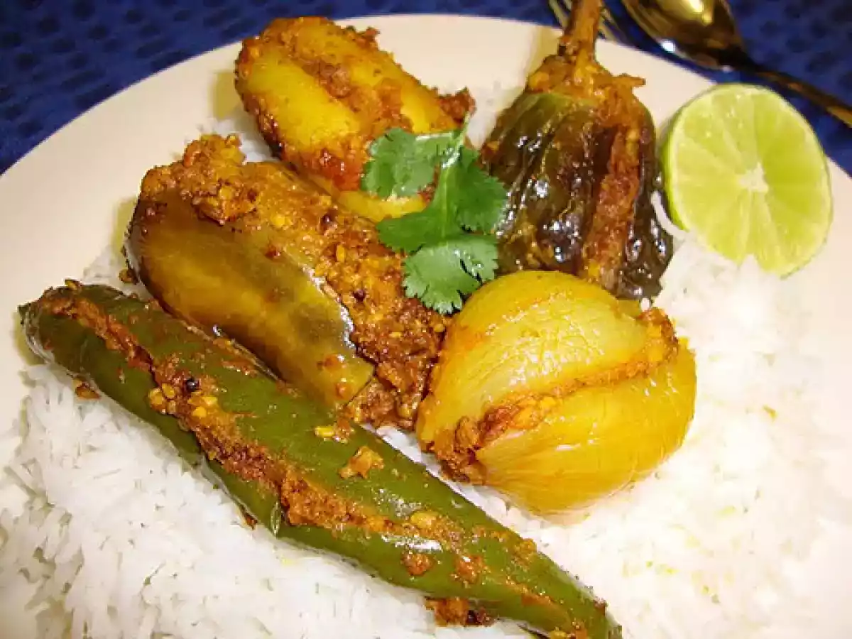 Guest Recipe: Akhu Shaak- Whole Vegetables with a Spicy Peanut Stuffing