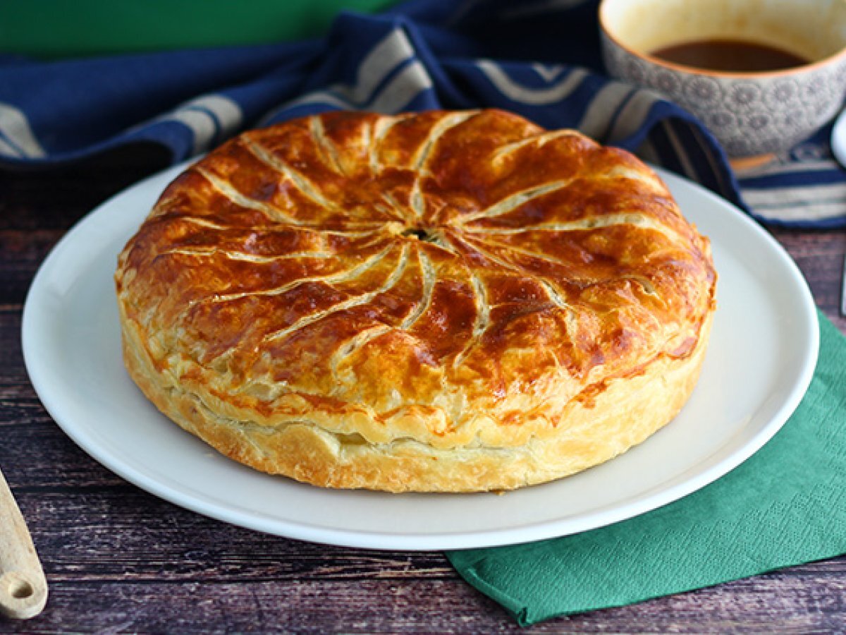 Guinea fowl pie and its gravy - photo 2