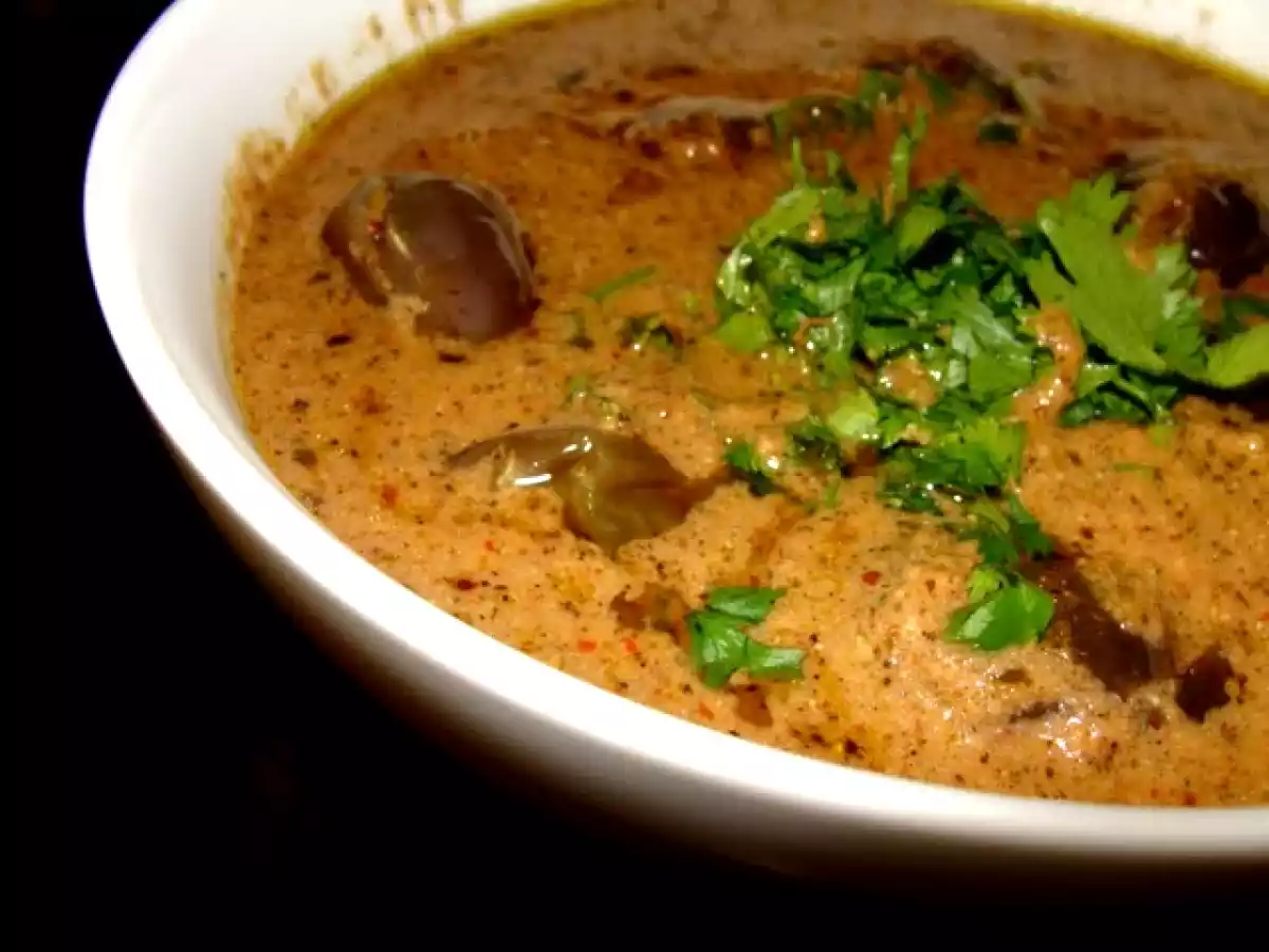 Gutti Vankaya/Stuffed eggplants in peanut and sesame sauce