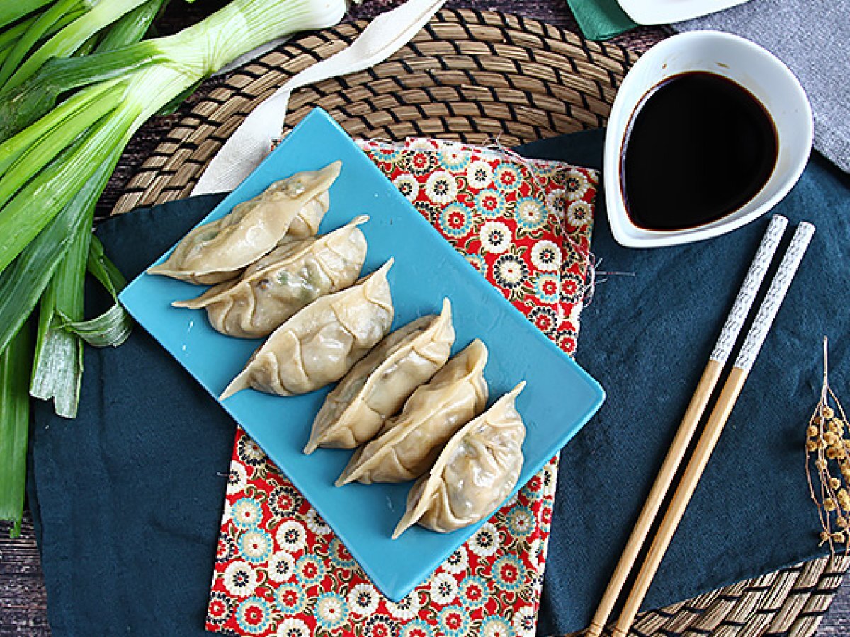 Gyozas stuffed with chicken, carrots and mushrooms - dumplings - photo 6