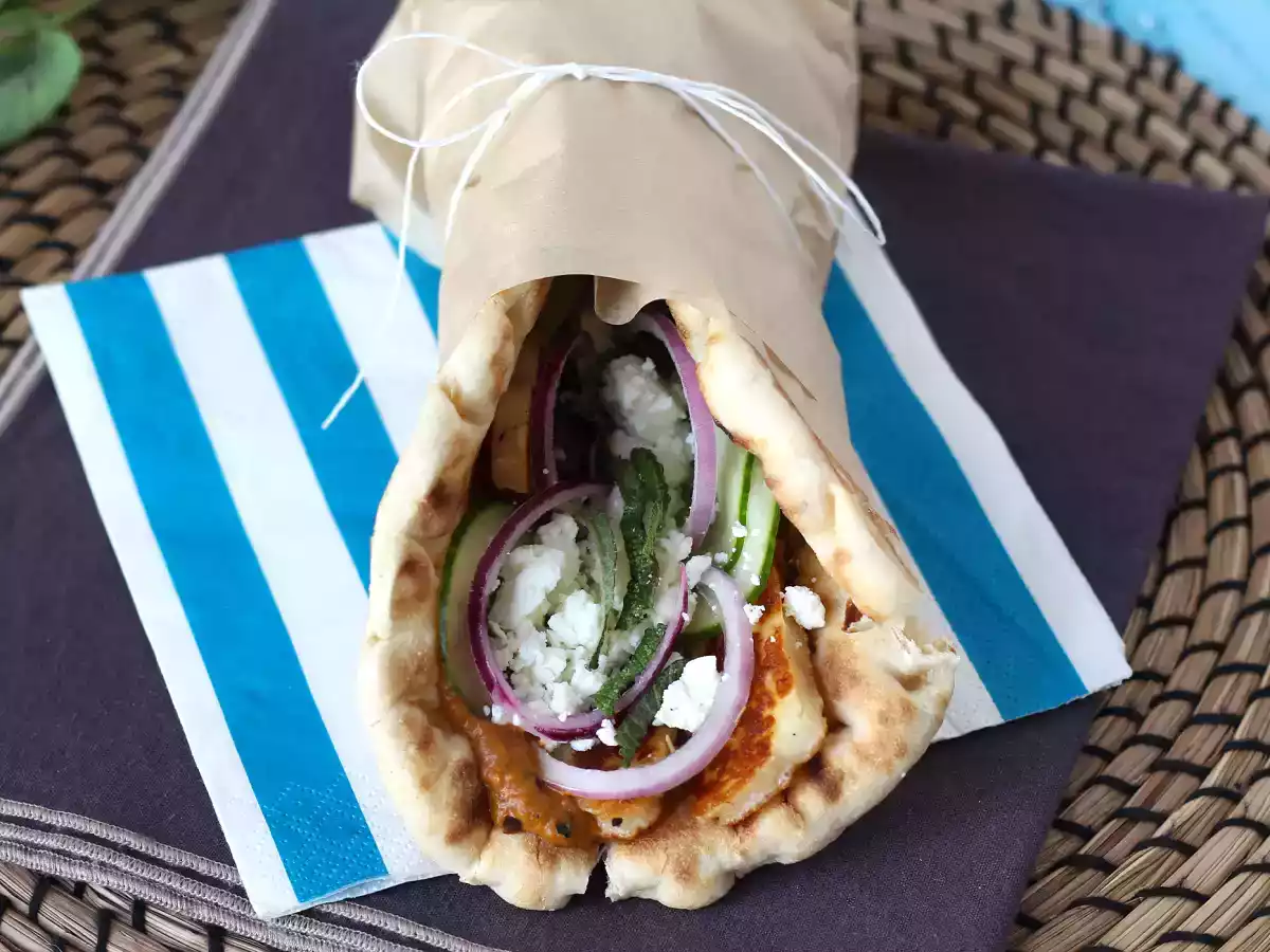 Gyros with halloumi, a vegetarian version of the greek sandwich! - photo 5