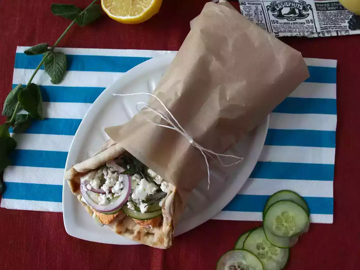 Gyros with salmon, the perfect greek fish sandwich for summer! - photo 3