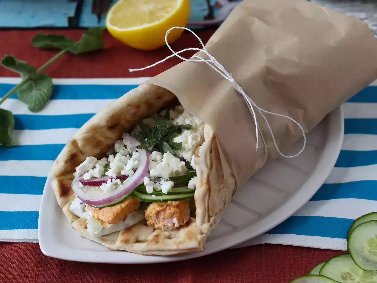 Gyros with salmon, the perfect greek fish sandwich for summer! - photo 5