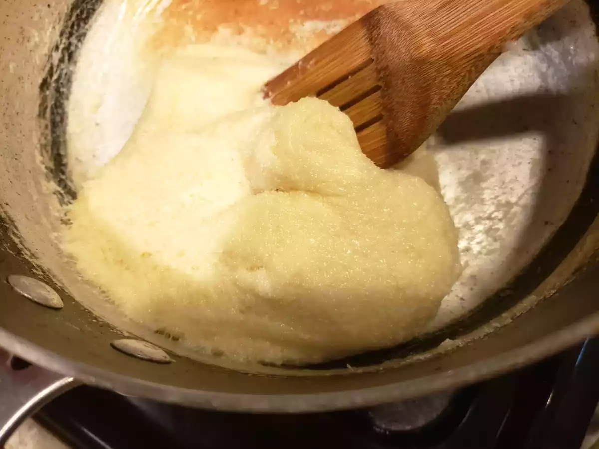 Halawet El Jibn (SWEET CHEESE ROLLS)