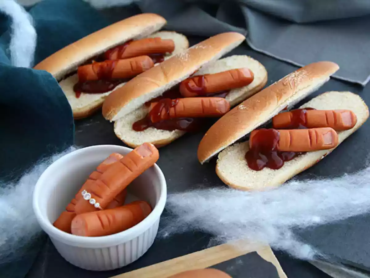 Halloween bloody hot dogs - photo 2