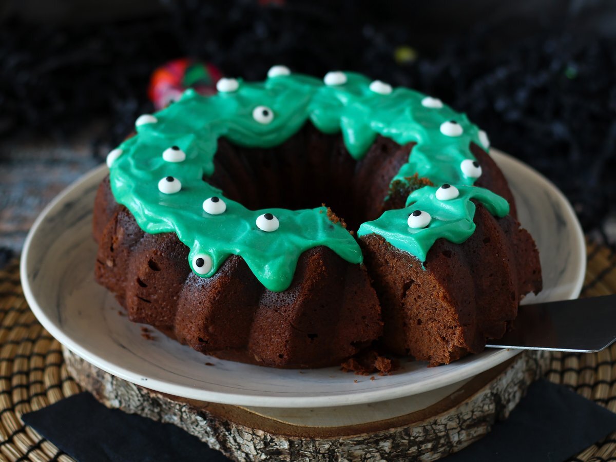 Halloween Bundt Cake