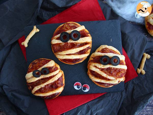 Halloween pizza mummies - photo 2