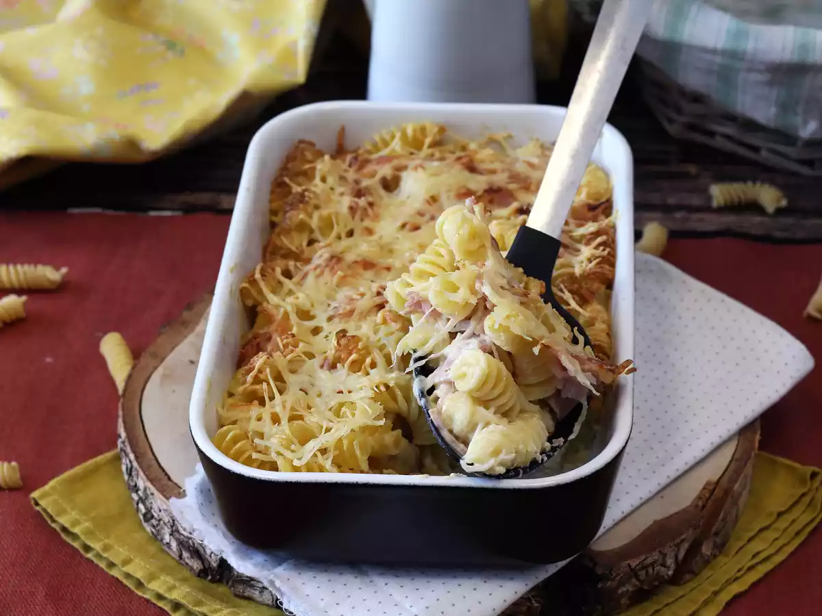 Ham and cheese pasta gratin in the airfryer
