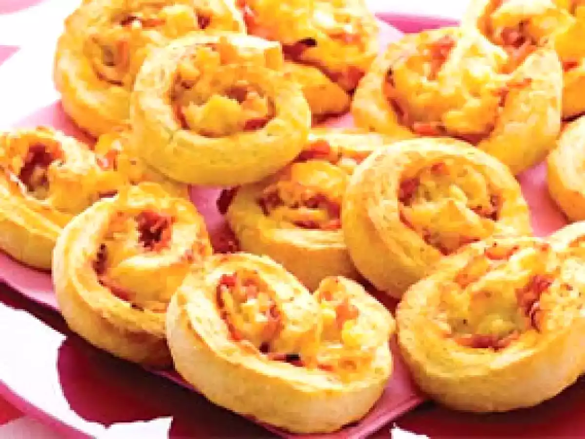 Ham and pineapple scrolls Recipe
