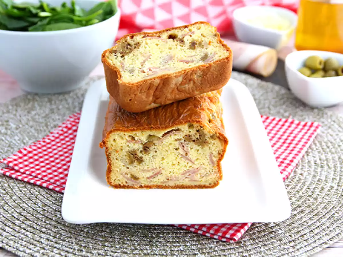 Ham, cheese, and green olive cake
