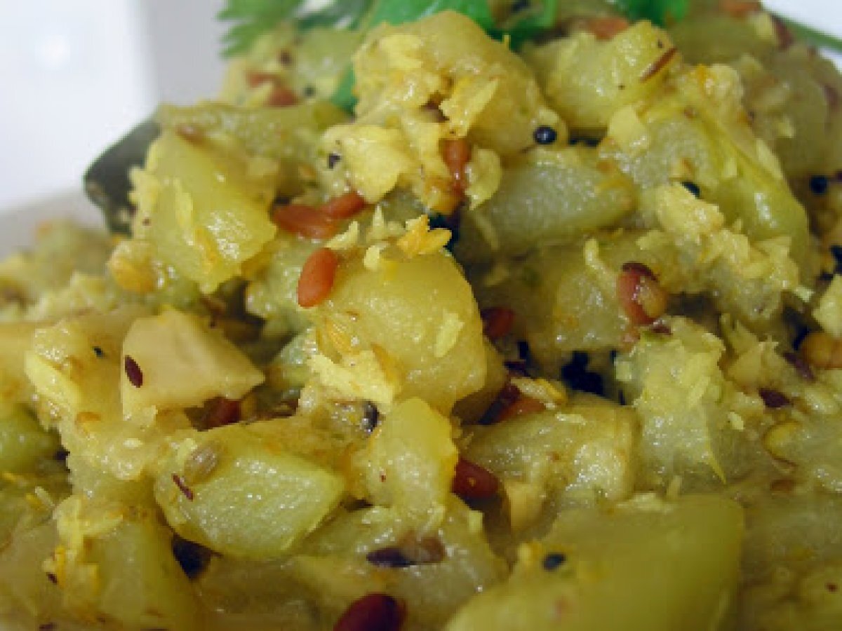 Happy Navaratri ~ Seemevankaya Kobbari Kura ~ Chayote / Chow Chow with Coconut