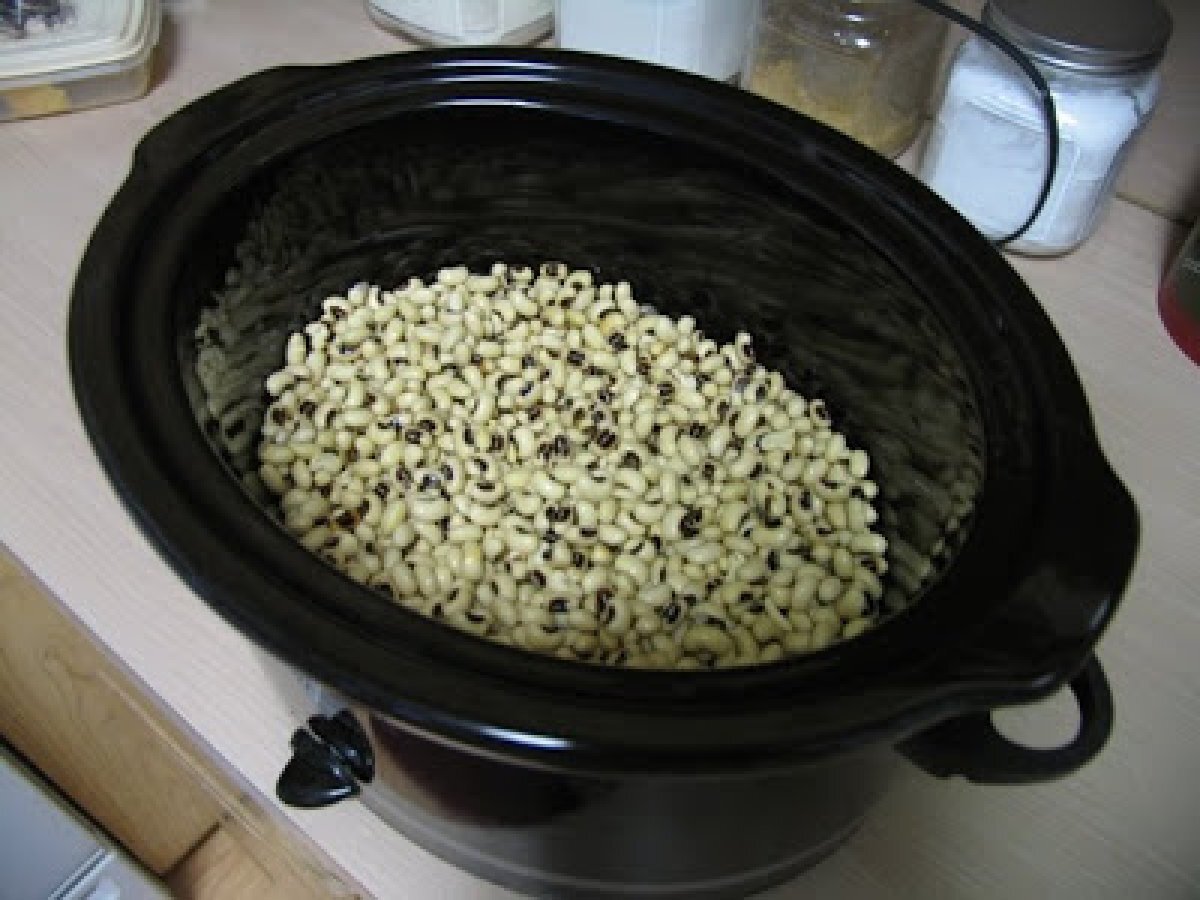 Happy New Year Black Eyed Peas & Fried Cabbage for Luck & Prosperity - photo 3