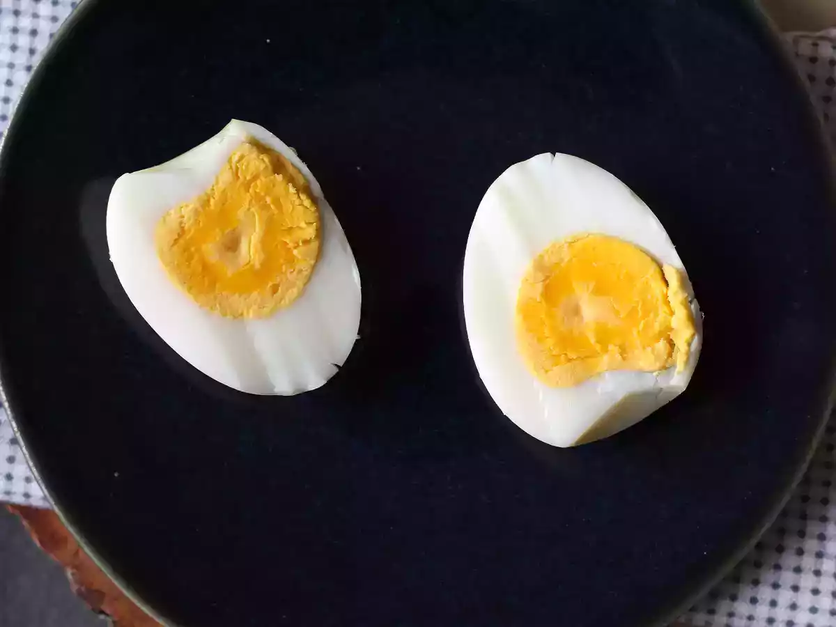 Hard-boiled eggs but cooked in airfryer - photo 2