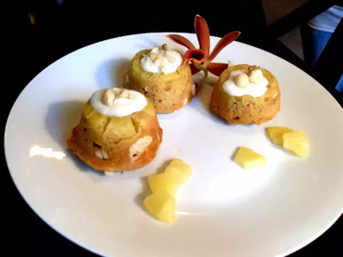 Hawaiian Cupcakes