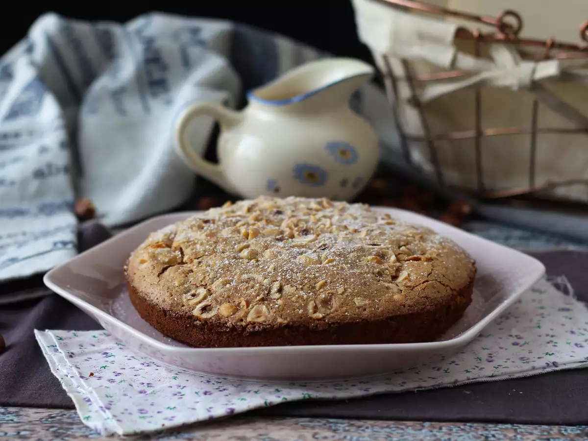 Hazelnut cake: a soft and crunchy cake made with just 5 ingredients! - photo 7