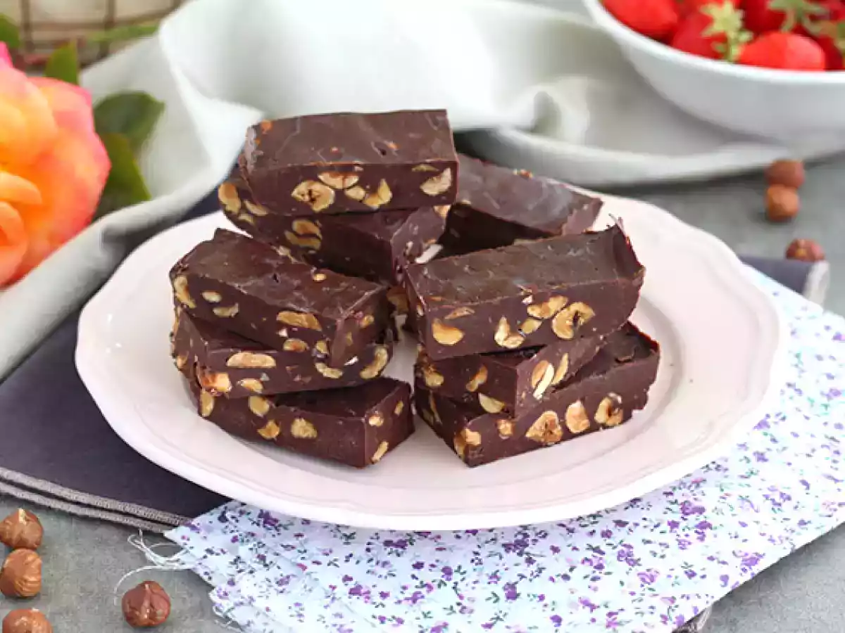 Hazelnut fudge - chocolate and hazelnut squares