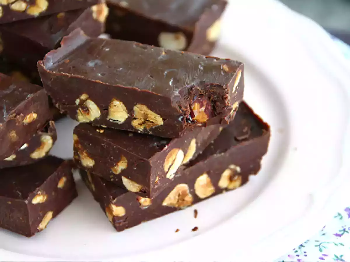Hazelnut fudge - chocolate and hazelnut squares - photo 4