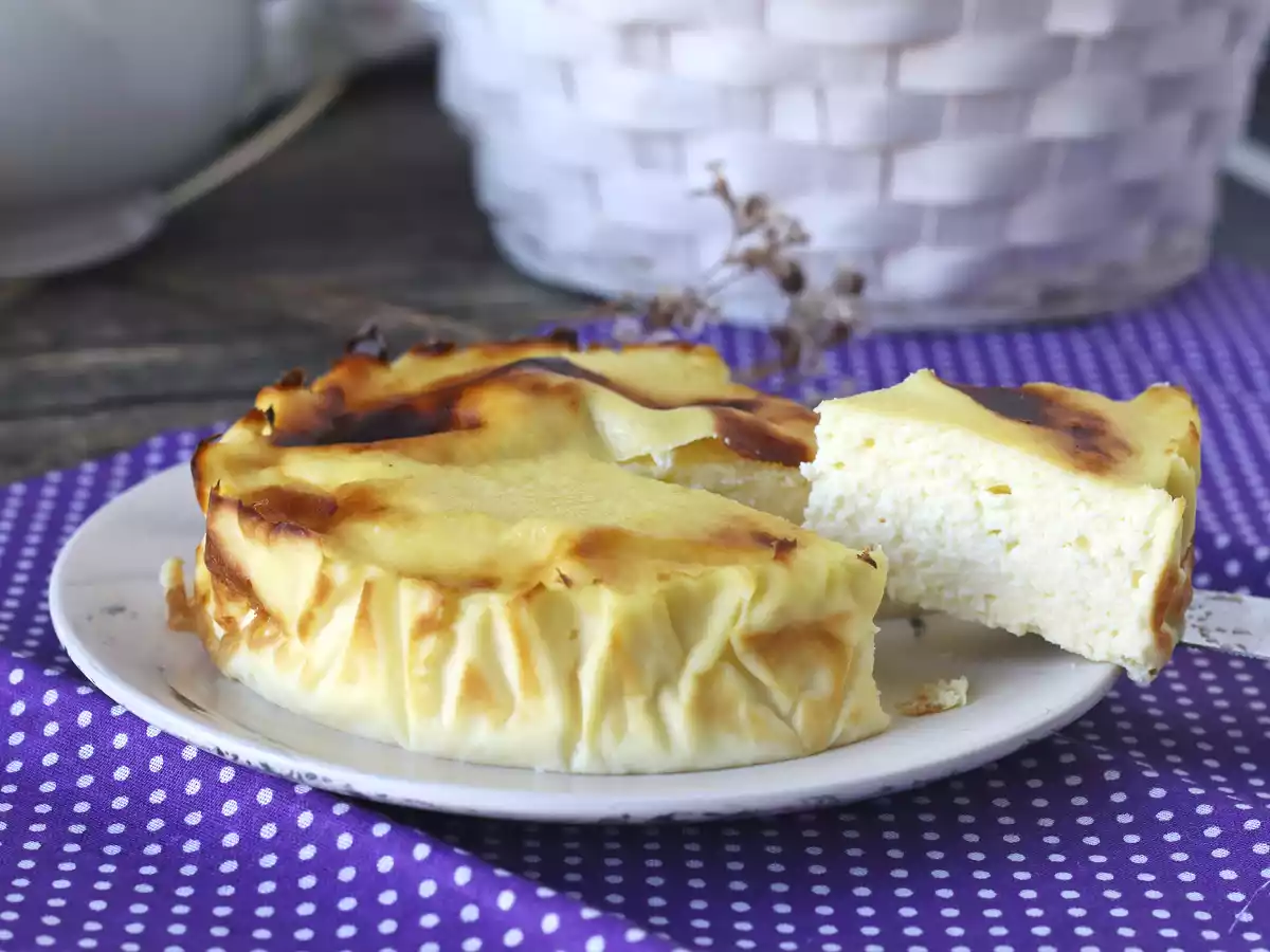 Healthy cheesecake in an airfryer