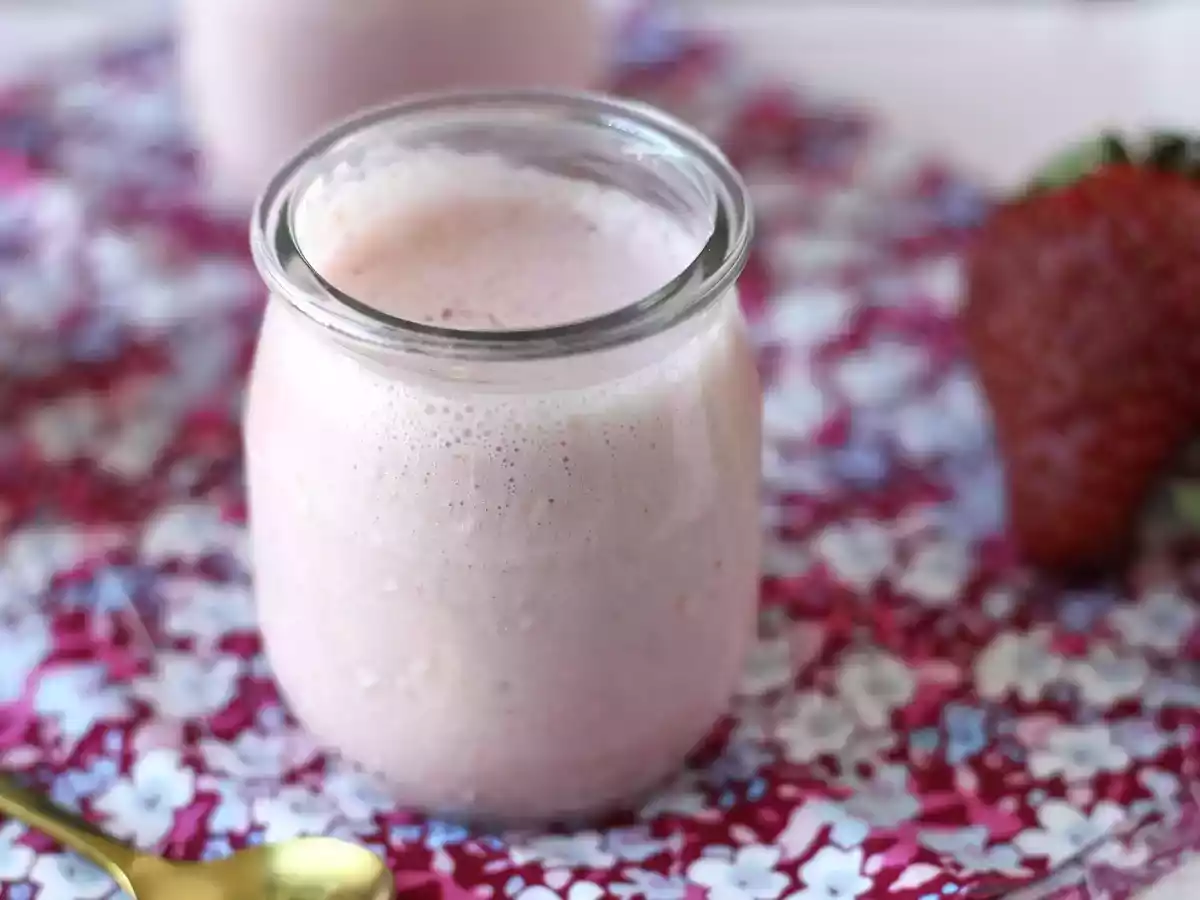 Healthy, creamy and high protein Strawberry Petit Suisse - photo 2