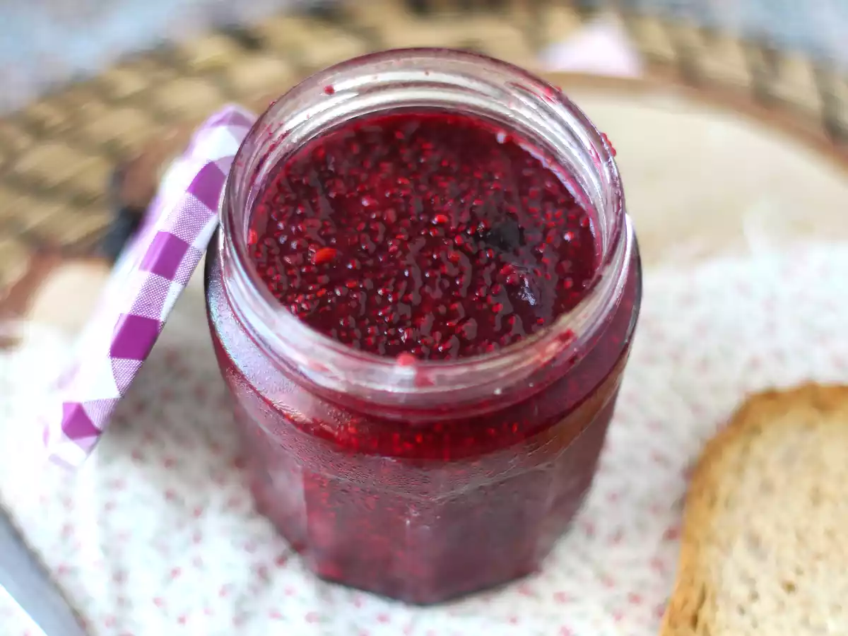 Healthy jam with berries and chia seeds - photo 3