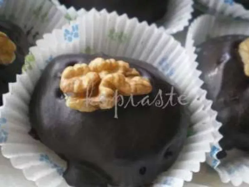 Healthy Karyokes (Walnuts and Chocolate Dessert) - photo 2