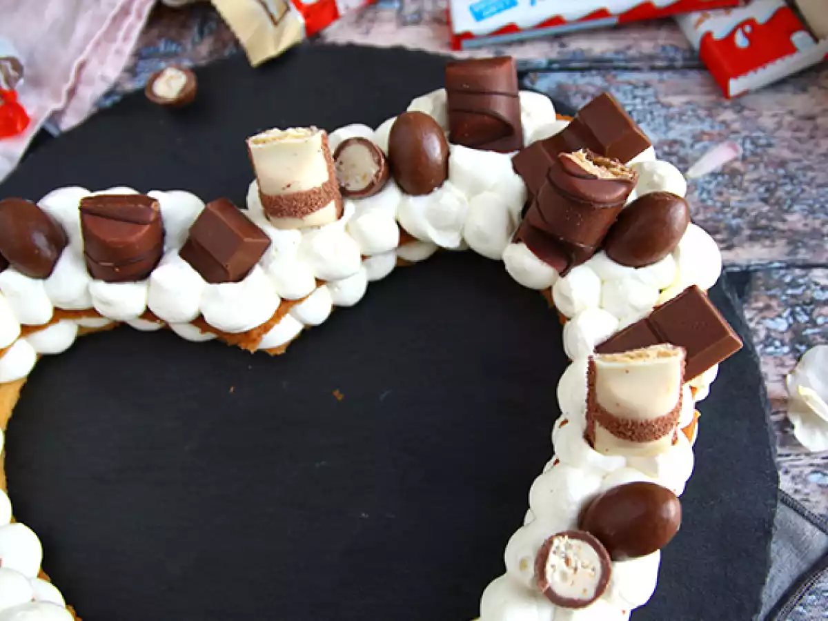 Heart cake with kinder - heart tart with kinder for valentine's day - photo 3