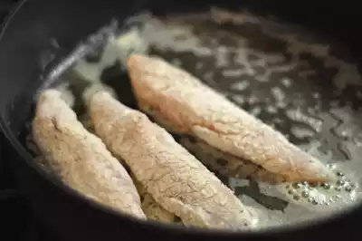 Monkfish recipe with green olive and red wine sauce